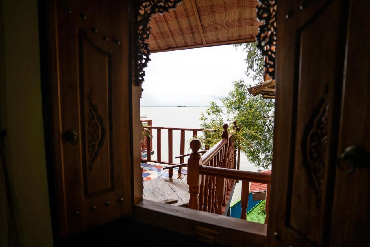 Lost Paradise Resort Batu Feringgi Exteriör bild