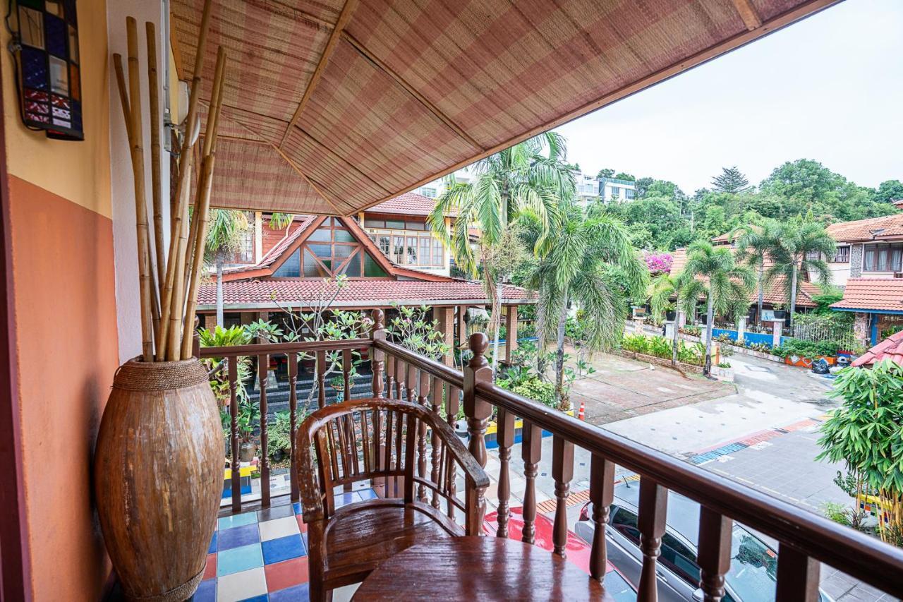 Lost Paradise Resort Batu Feringgi Exteriör bild