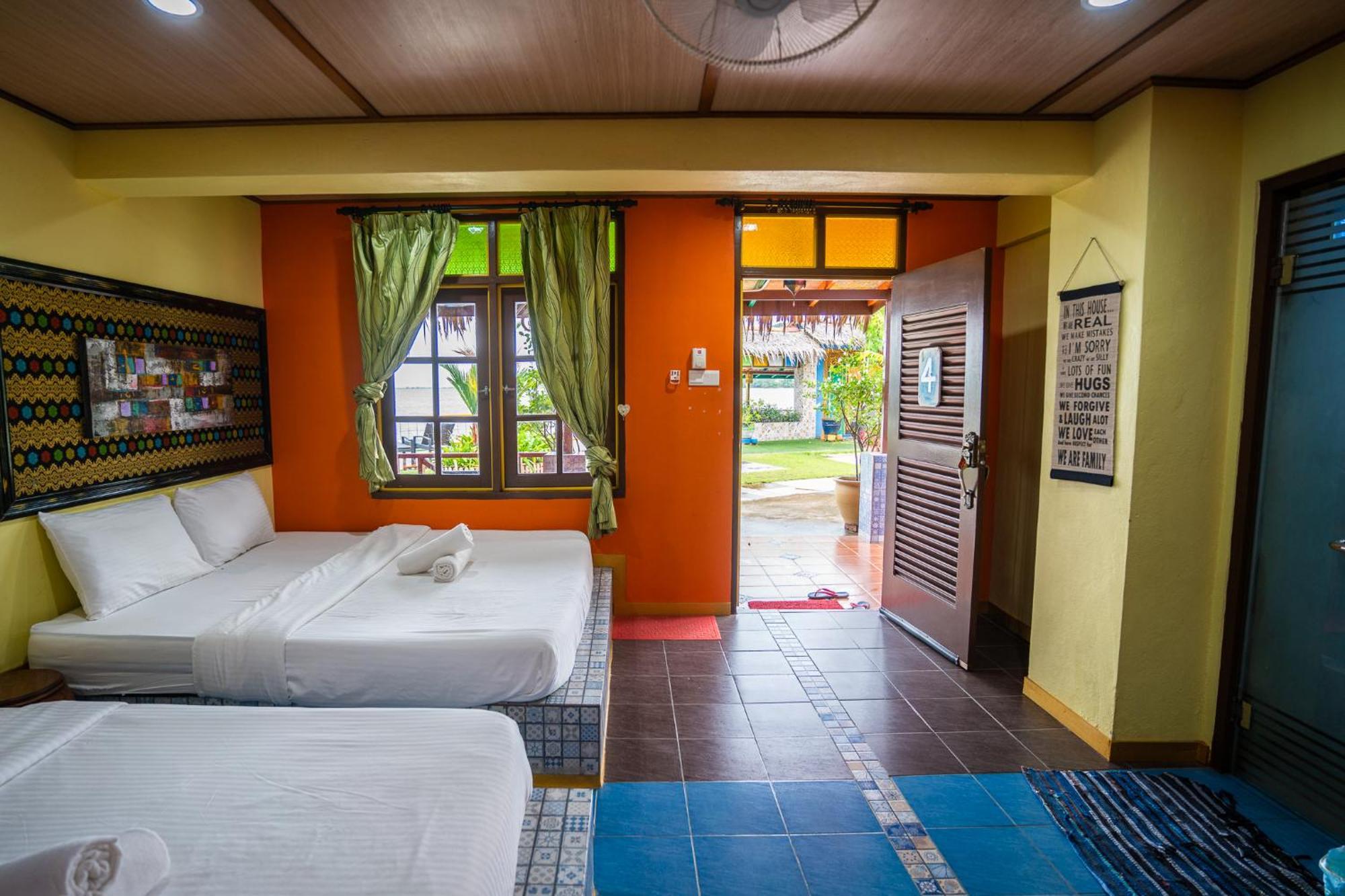 Lost Paradise Resort Batu Feringgi Exteriör bild